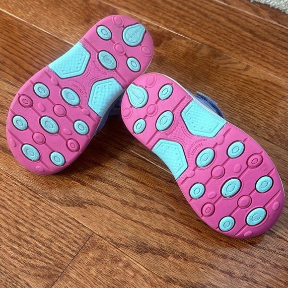 StrideRite wade sneaker sandal - size 7W - Picture 3 of 3